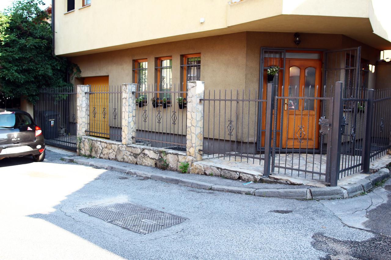 Green Bear Sarajevo Bagian luar foto